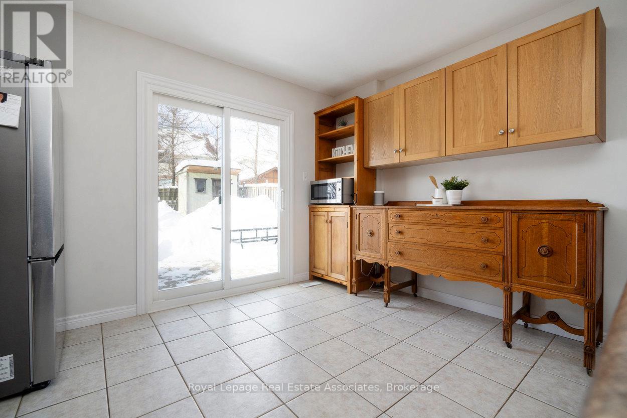 23 Rachlin Drive, Halton Hills (Ac Acton), Ontario  L7J 3A9 - Photo 14 - W12898860