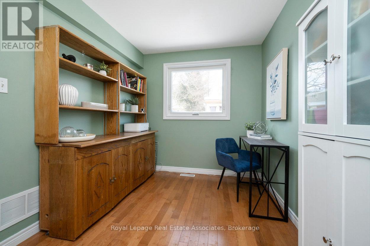 23 Rachlin Drive, Halton Hills (Ac Acton), Ontario  L7J 3A9 - Photo 15 - W12898860