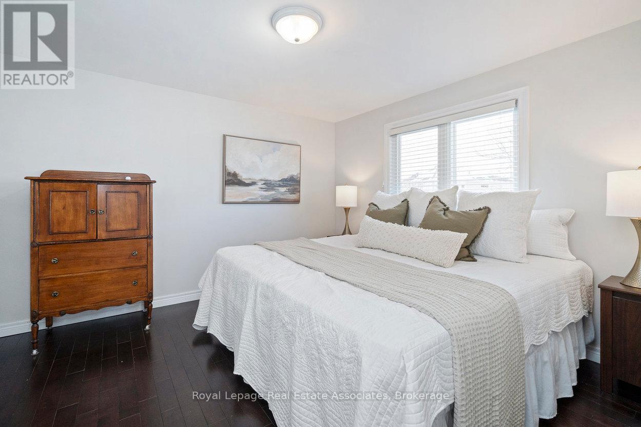 23 Rachlin Drive, Halton Hills (Ac Acton), Ontario  L7J 3A9 - Photo 21 - W12898860