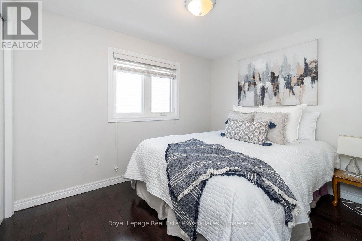 23 Rachlin Drive, Halton Hills (Ac Acton), Ontario  L7J 3A9 - Photo 23 - W12898860