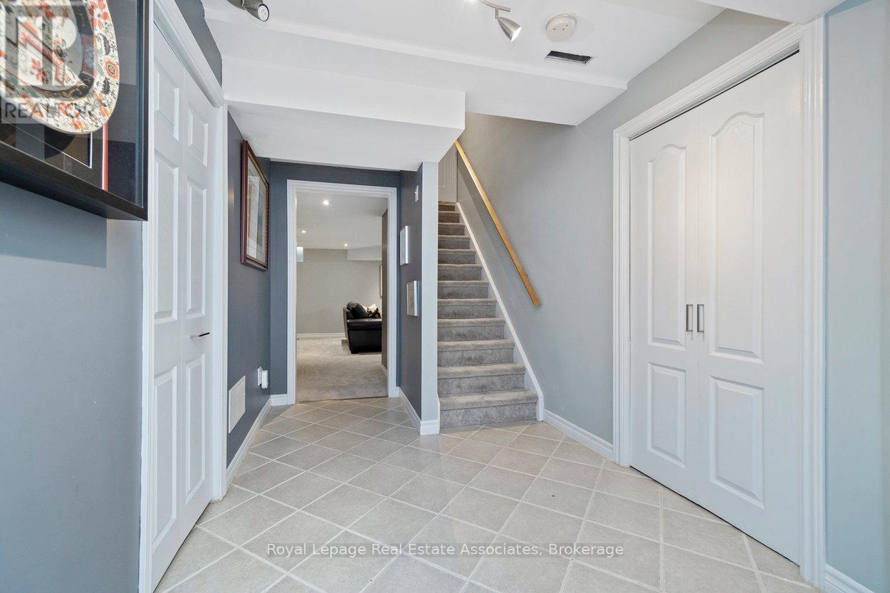 23 Rachlin Drive, Halton Hills (Ac Acton), Ontario  L7J 3A9 - Photo 26 - W12898860