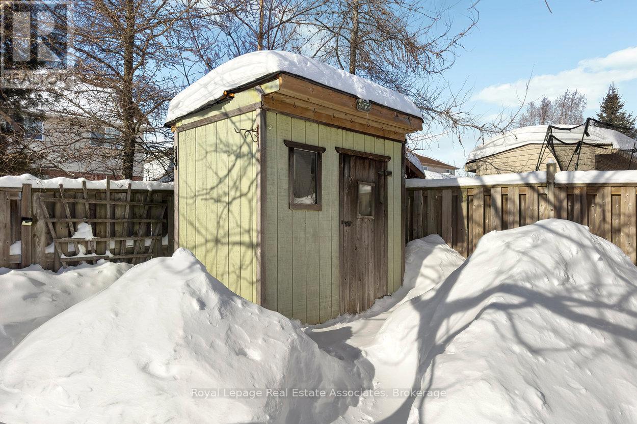 23 Rachlin Drive, Halton Hills (Ac Acton), Ontario  L7J 3A9 - Photo 34 - W12898860