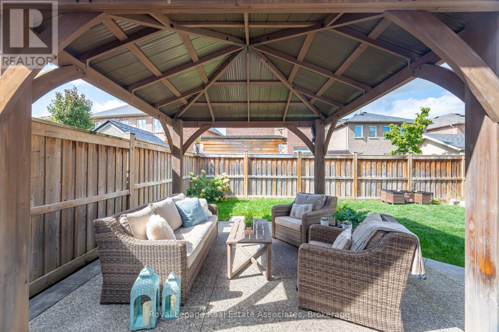 39 Wildflower Lane, Halton Hills (Georgetown), Ontario  L7G 0H8 - Photo 38 - W12901852