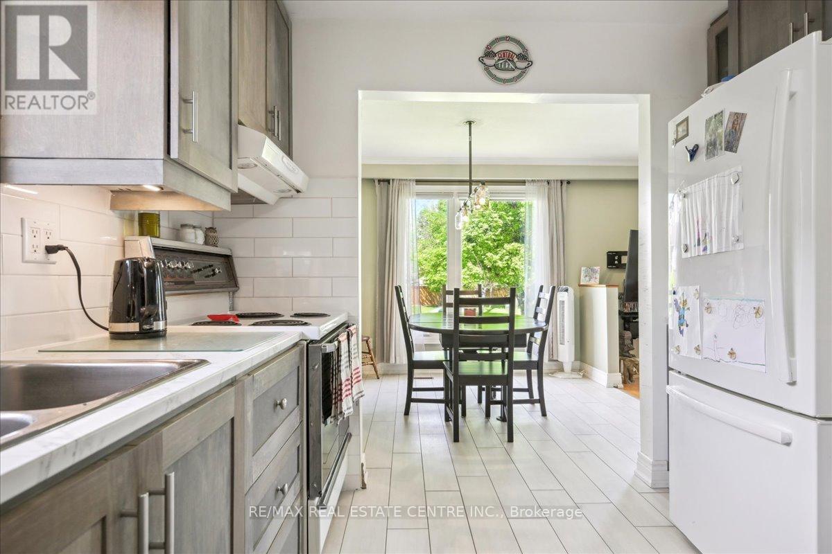 74 Mountainview Road S, Halton Hills (Georgetown), Ontario  L7G 4K5 - Photo 18 - W12903236