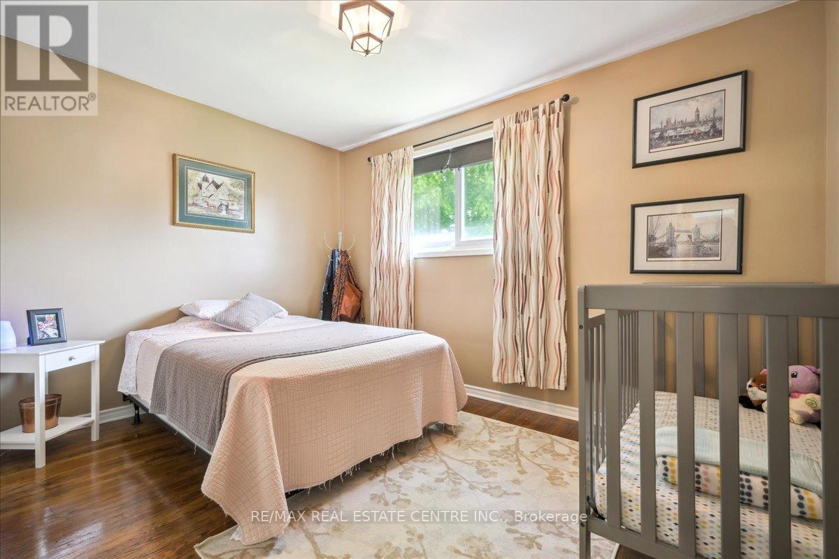 74 Mountainview Road S, Halton Hills (Georgetown), Ontario  L7G 4K5 - Photo 22 - W12903236