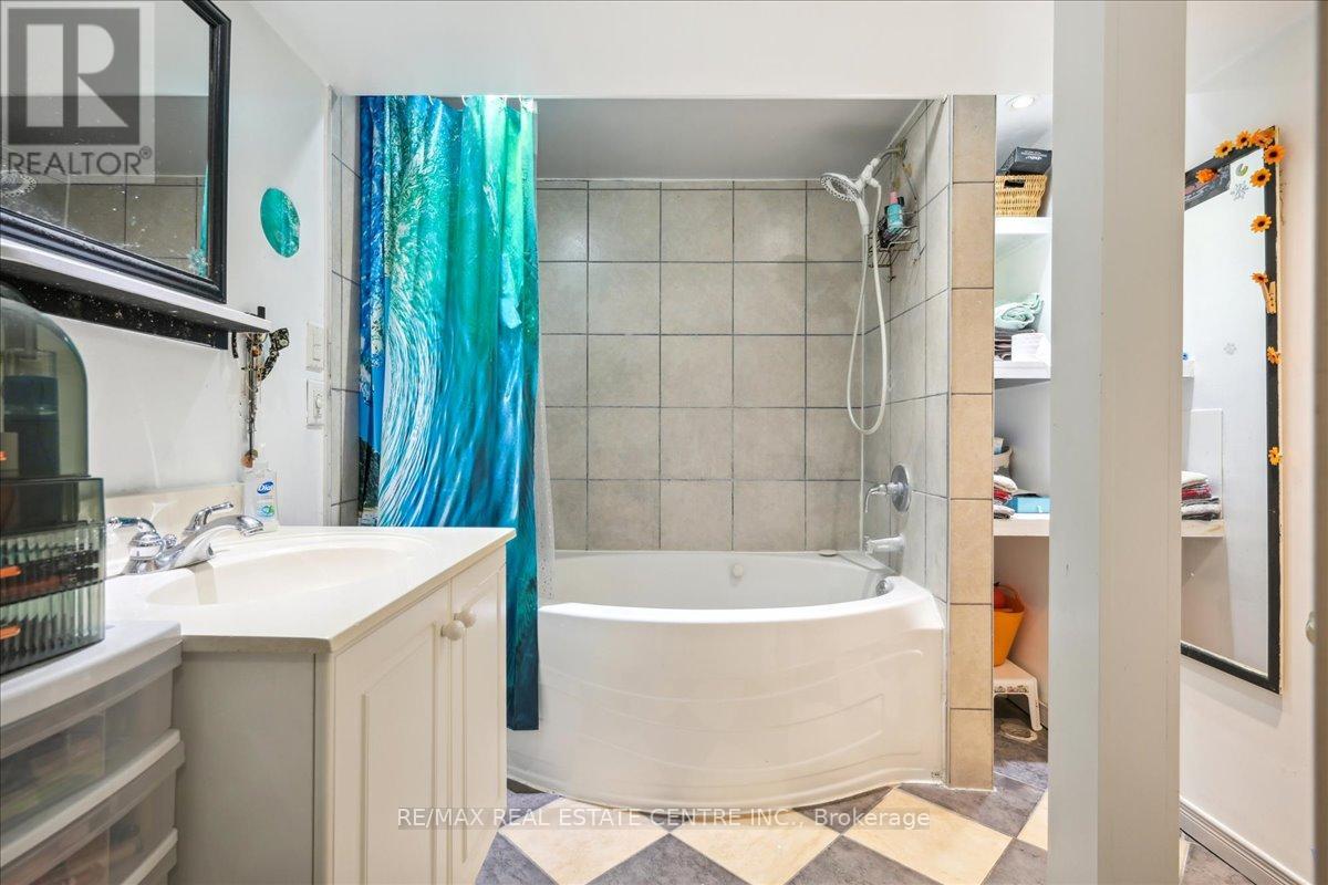 74 Mountainview Road S, Halton Hills (Georgetown), Ontario  L7G 4K5 - Photo 30 - W12903236