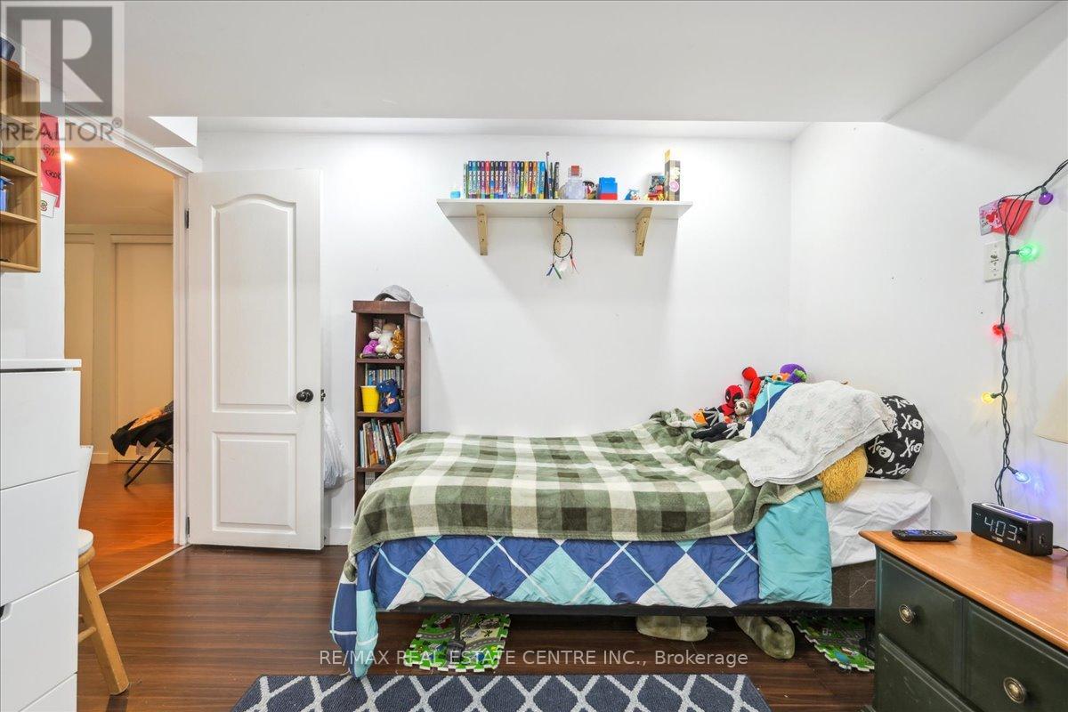 74 Mountainview Road S, Halton Hills (Georgetown), Ontario  L7G 4K5 - Photo 33 - W12903236