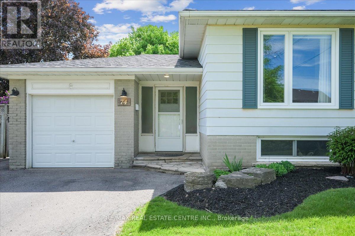 74 Mountainview Road S, Halton Hills (Georgetown), Ontario  L7G 4K5 - Photo 4 - W12903236