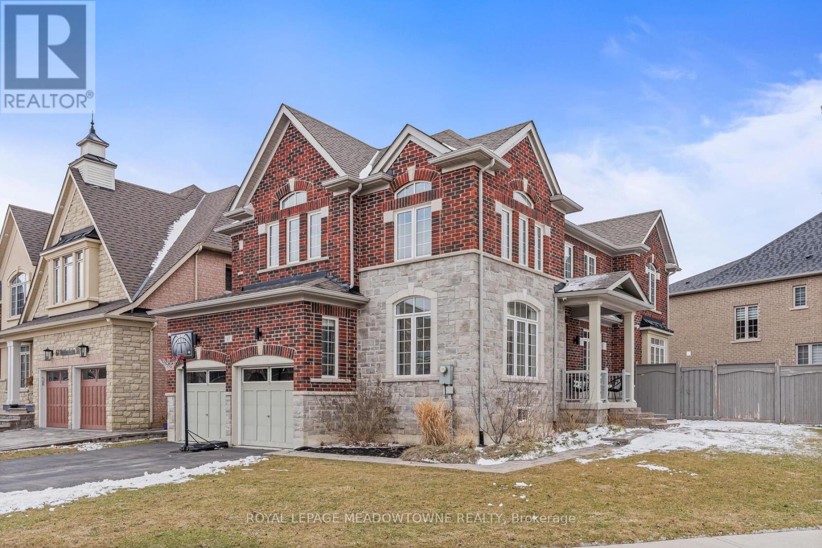 67 Hidden Lake Trail, Halton Hills (Georgetown), Ontario  L7G 0K6 - Photo 1 - W12903366