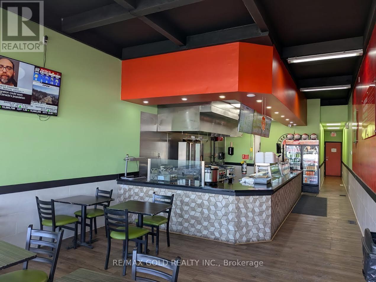 4 - 136 Guelph Street, Halton Hills (Georgetown), Ontario  L7G 4A5 - Photo 1 - W12903418