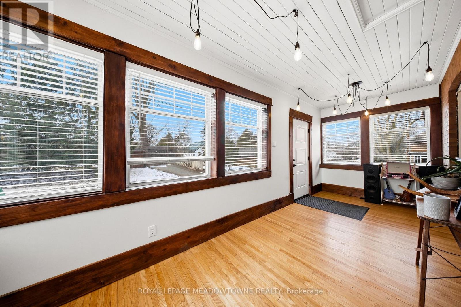 43 Frederick Street, Halton Hills (Ac Acton), Ontario  L7J 2B9 - Photo 10 - W12904000