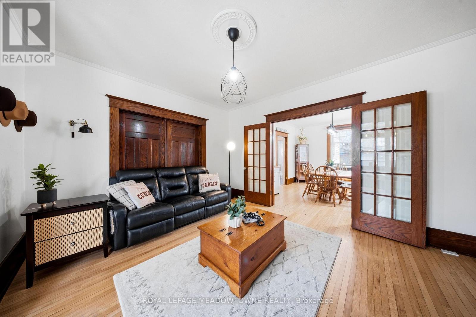 43 Frederick Street, Halton Hills (Ac Acton), Ontario  L7J 2B9 - Photo 11 - W12904000