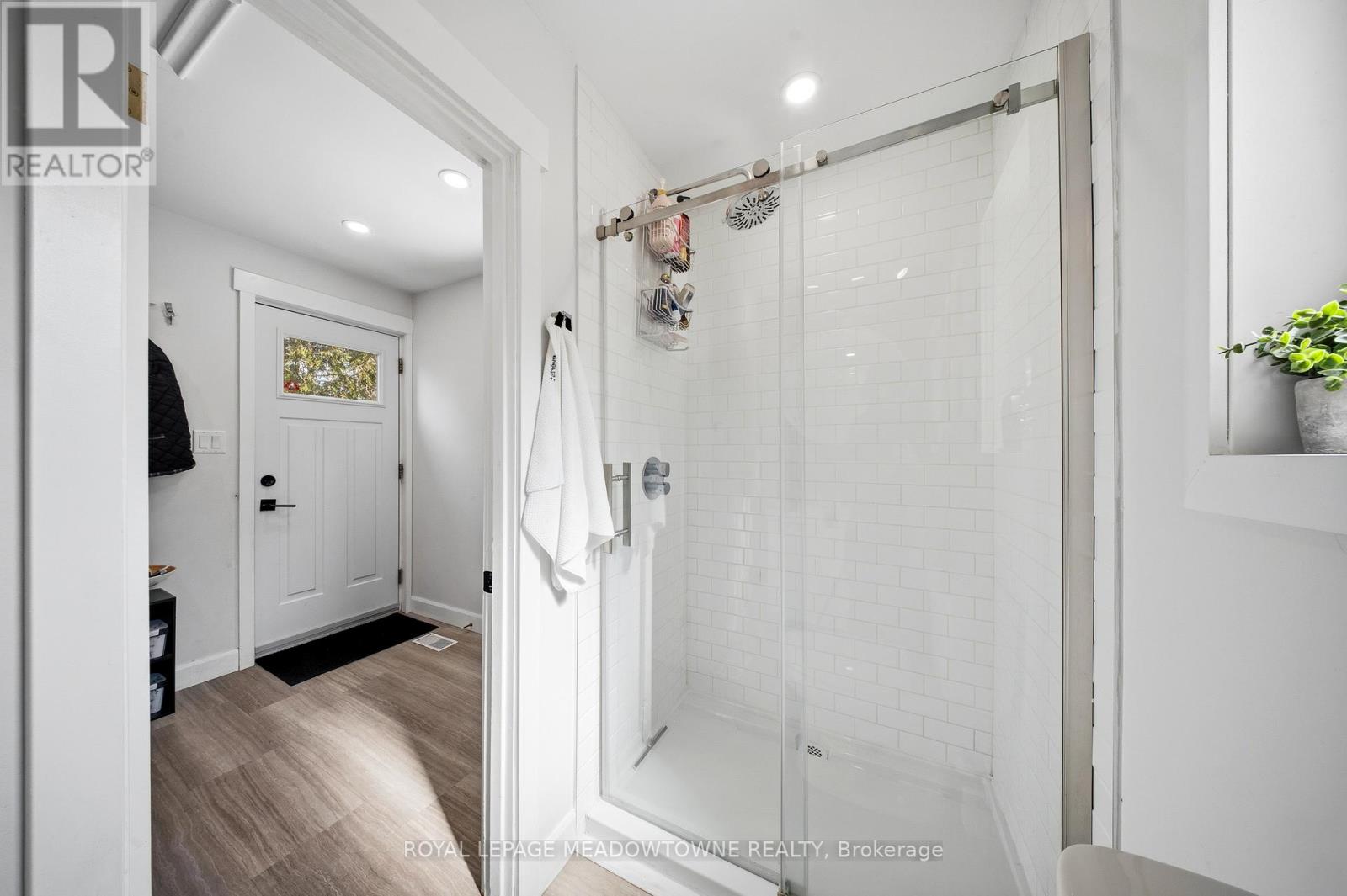 43 Frederick Street, Halton Hills (Ac Acton), Ontario  L7J 2B9 - Photo 21 - W12904000