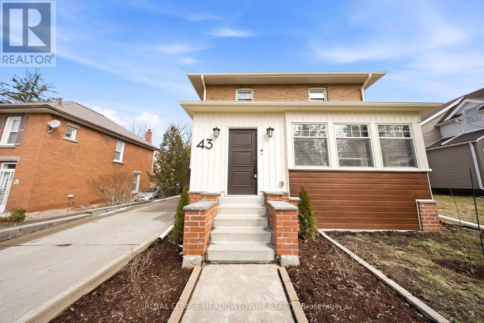 43 Frederick Street, Halton Hills (Ac Acton), Ontario  L7J 2B9 - Photo 3 - W12904000