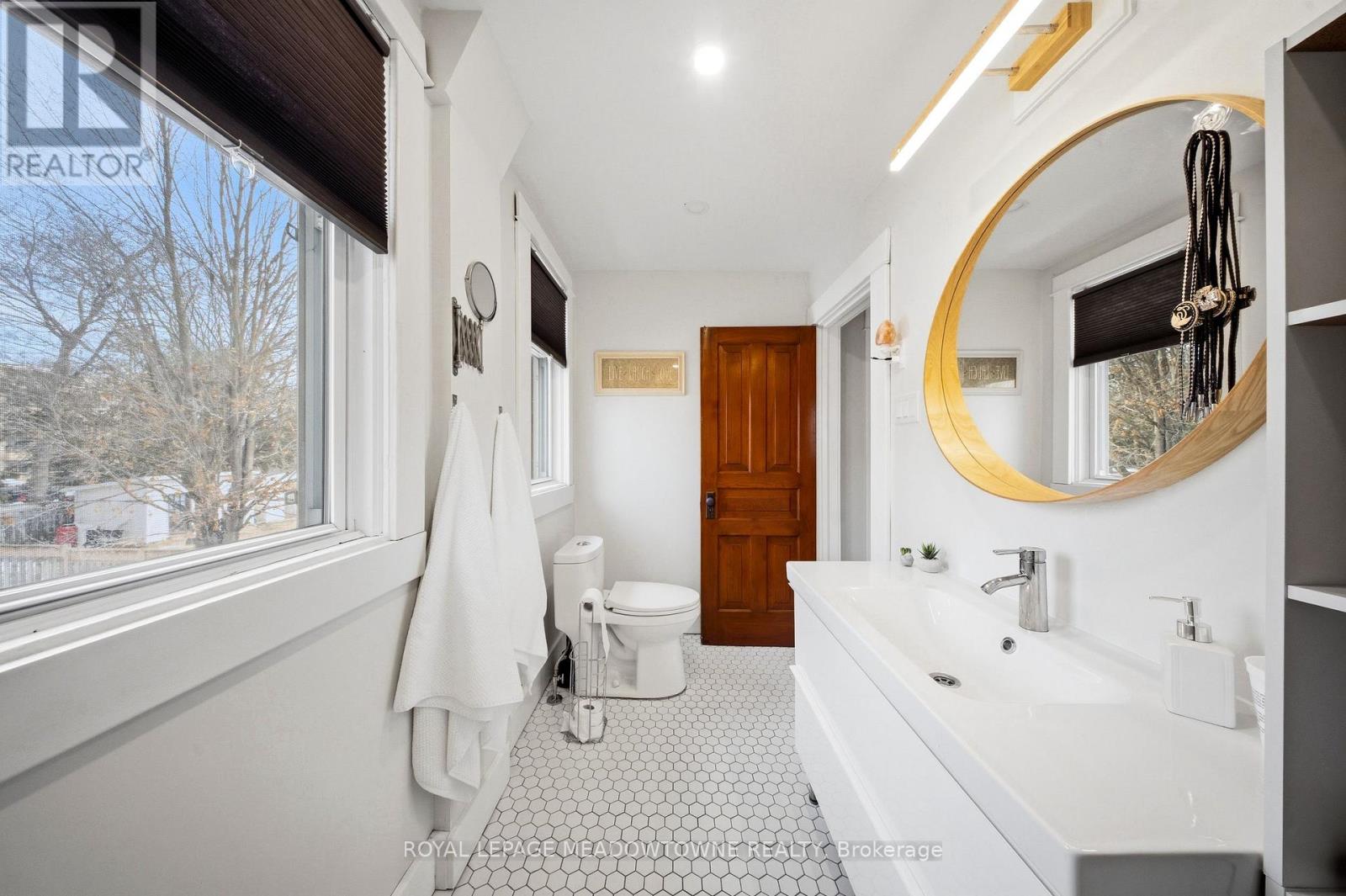 43 Frederick Street, Halton Hills (Ac Acton), Ontario  L7J 2B9 - Photo 35 - W12904000