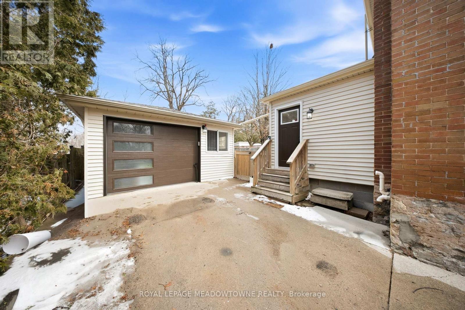 43 Frederick Street, Halton Hills (Ac Acton), Ontario  L7J 2B9 - Photo 45 - W12904000