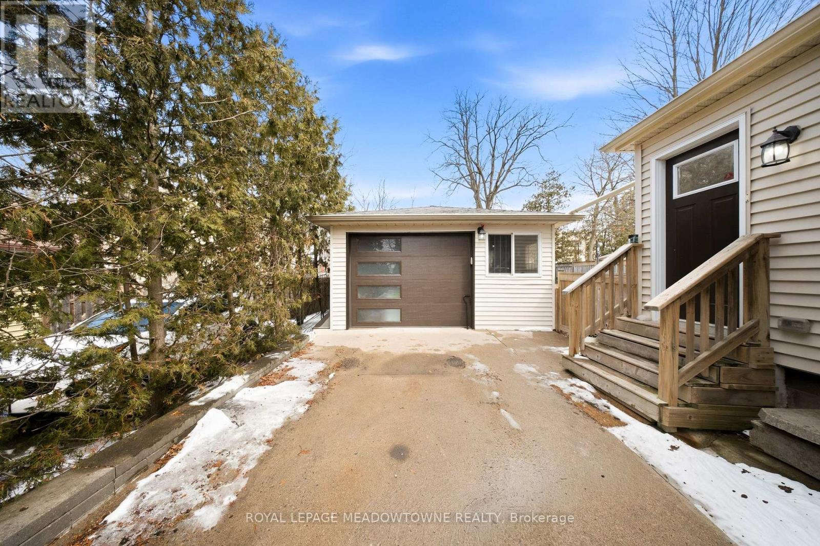 43 Frederick Street, Halton Hills (Ac Acton), Ontario  L7J 2B9 - Photo 46 - W12904000