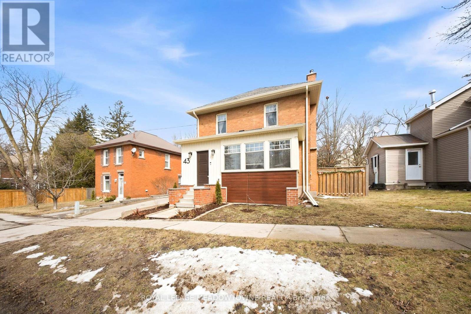 43 Frederick Street, Halton Hills (Ac Acton), Ontario  L7J 2B9 - Photo 5 - W12904000