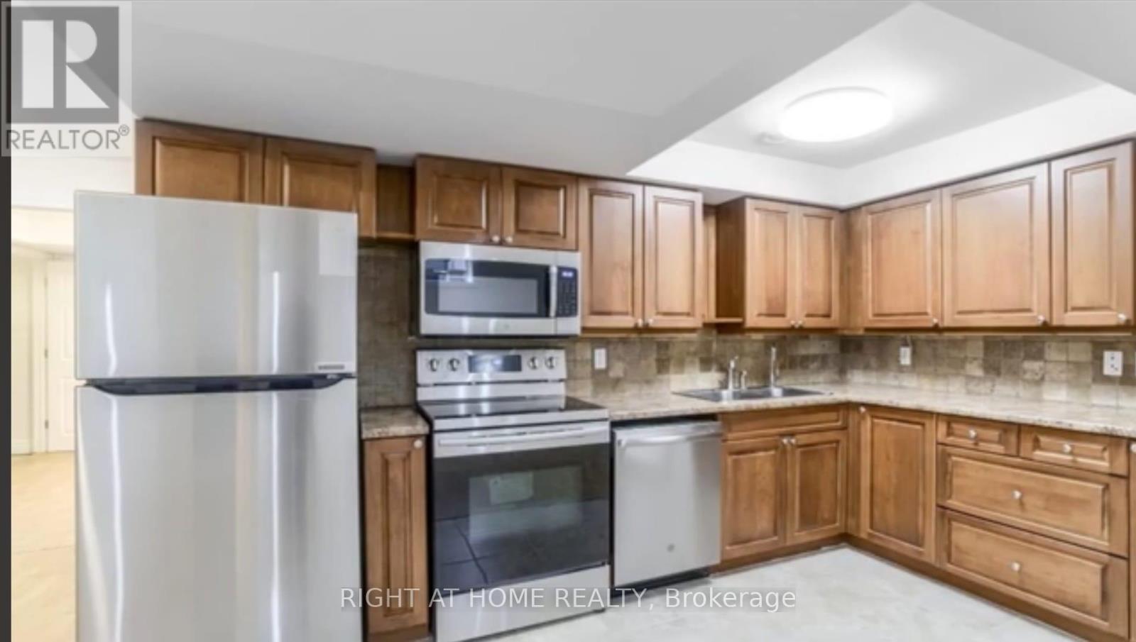 19 Morden Neilson Way, Halton Hills (Georgetown), Ontario  L7G 5Y9 - Photo 1 - W12904670