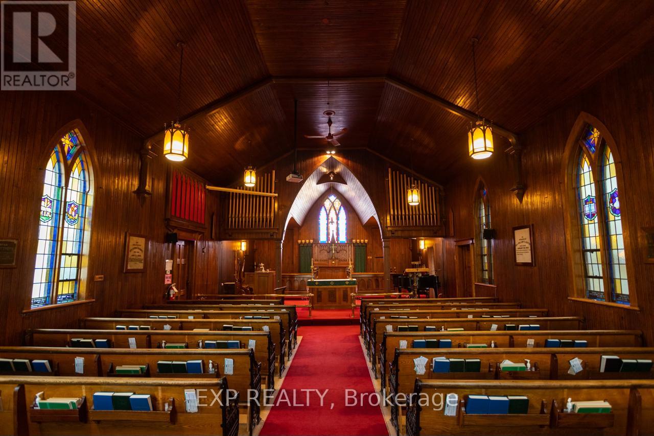 Upper/lower Hall/comm Kit - 19 St Albans Drive, Halton Hills (Ac Acton), Ontario  L7J 1C6 - Photo 25 - W12906896