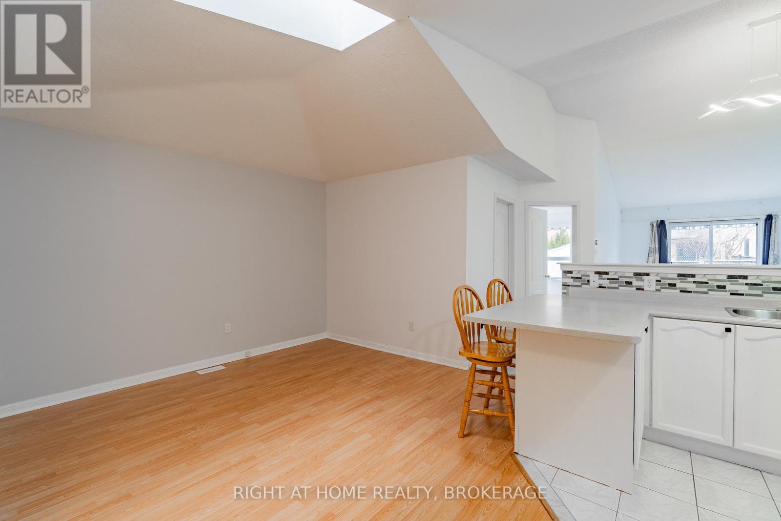 33 Atwood Avenue, Halton Hills (Georgetown), Ontario  L7G 5Z9 - Photo 13 - W12907464