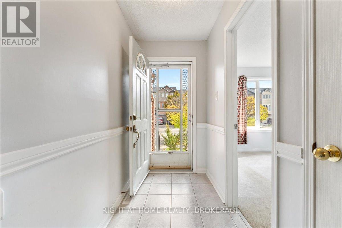 33 Atwood Avenue, Halton Hills (Georgetown), Ontario  L7G 5Z9 - Photo 3 - W12907464