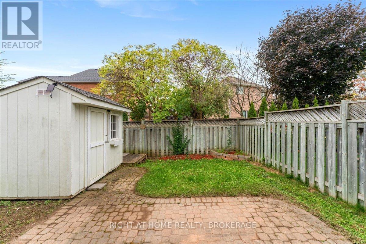 33 Atwood Avenue, Halton Hills (Georgetown), Ontario  L7G 5Z9 - Photo 32 - W12907464