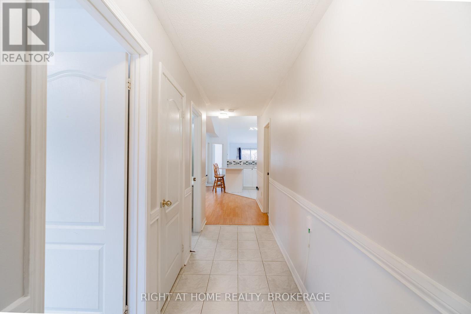 33 Atwood Avenue, Halton Hills (Georgetown), Ontario  L7G 5Z9 - Photo 4 - W12907464