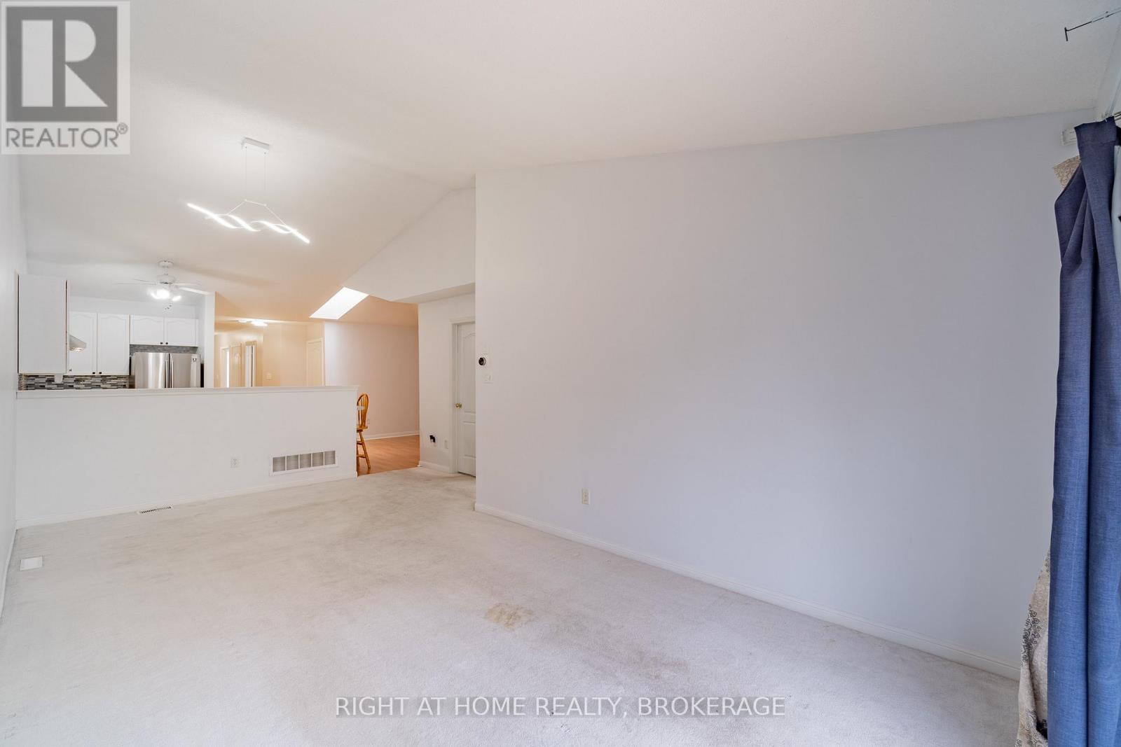 33 Atwood Avenue, Halton Hills (Georgetown), Ontario  L7G 5Z9 - Photo 7 - W12907464