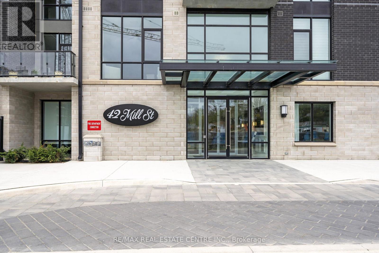 513 - 42 Mill Street, Halton Hills (Georgetown), Ontario  L7G 0P9 - Photo 2 - W12907642