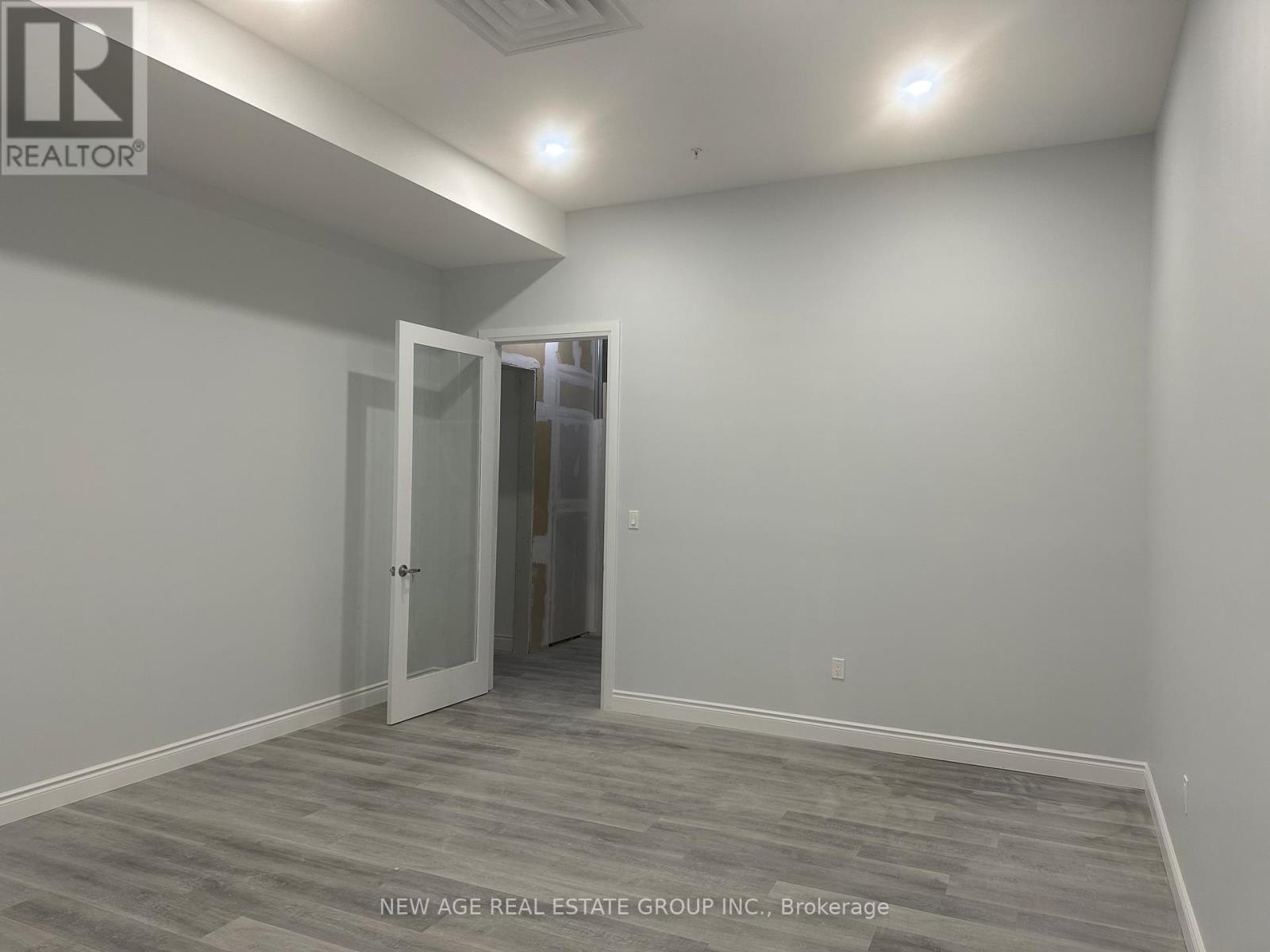 5-208 - 15 Brownridge Road, Halton Hills (Rural Halton Hills), Ontario  L7G 0C6 - Photo 3 - W12907672