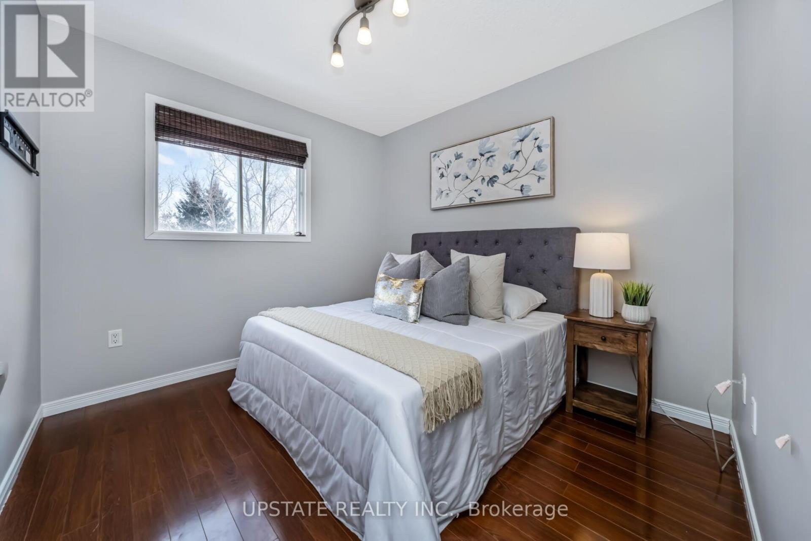 7 Birchway Place, Halton Hills (Ac Acton), Ontario  L7J 2X4 - Photo 23 - W12909638