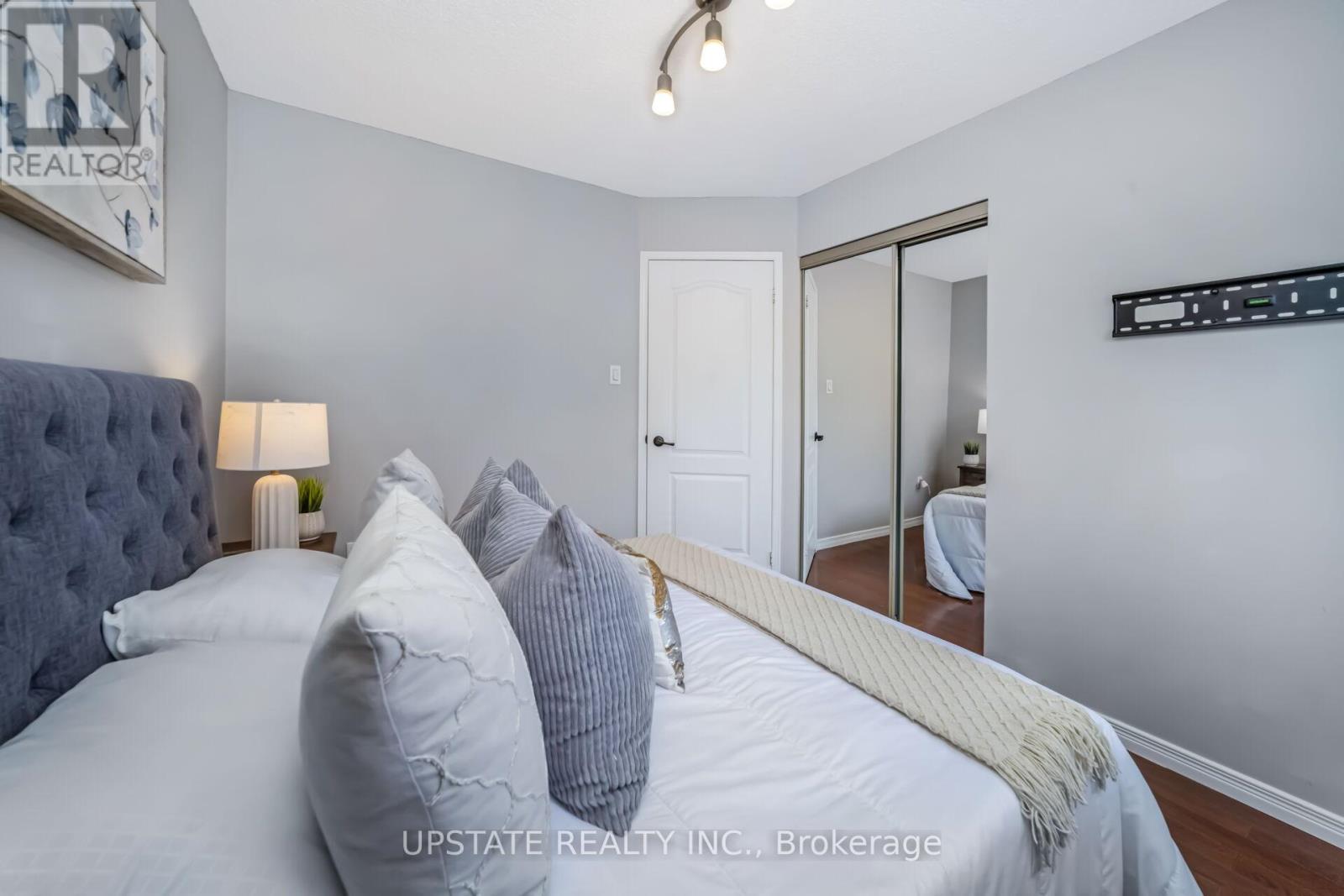 7 Birchway Place, Halton Hills (Ac Acton), Ontario  L7J 2X4 - Photo 24 - W12909638