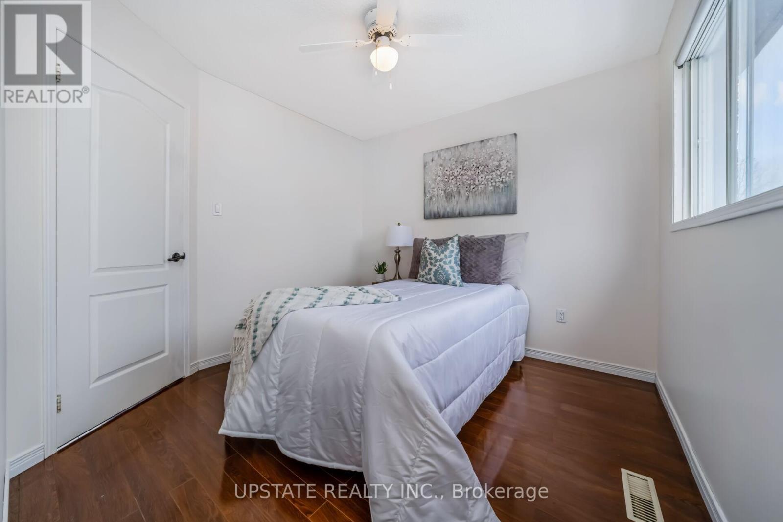 7 Birchway Place, Halton Hills (Ac Acton), Ontario  L7J 2X4 - Photo 25 - W12909638