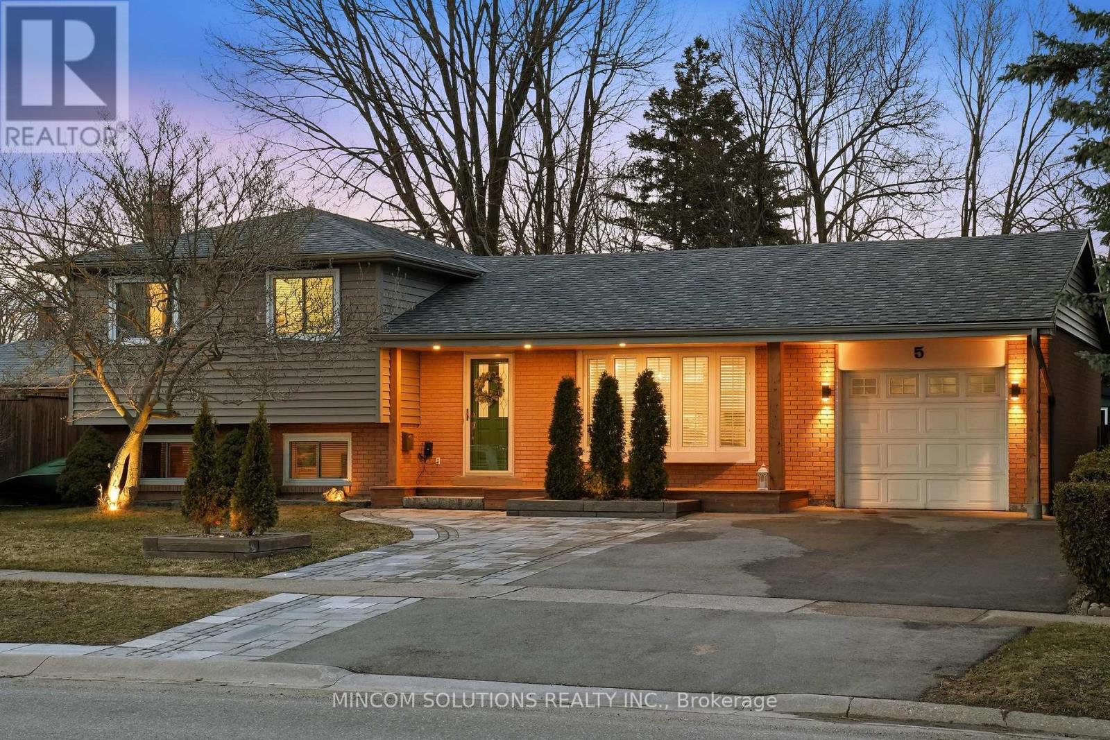 5 Rosefield Drive, Halton Hills (Georgetown), Ontario  L7G 4R2 - Photo 1 - W12914502