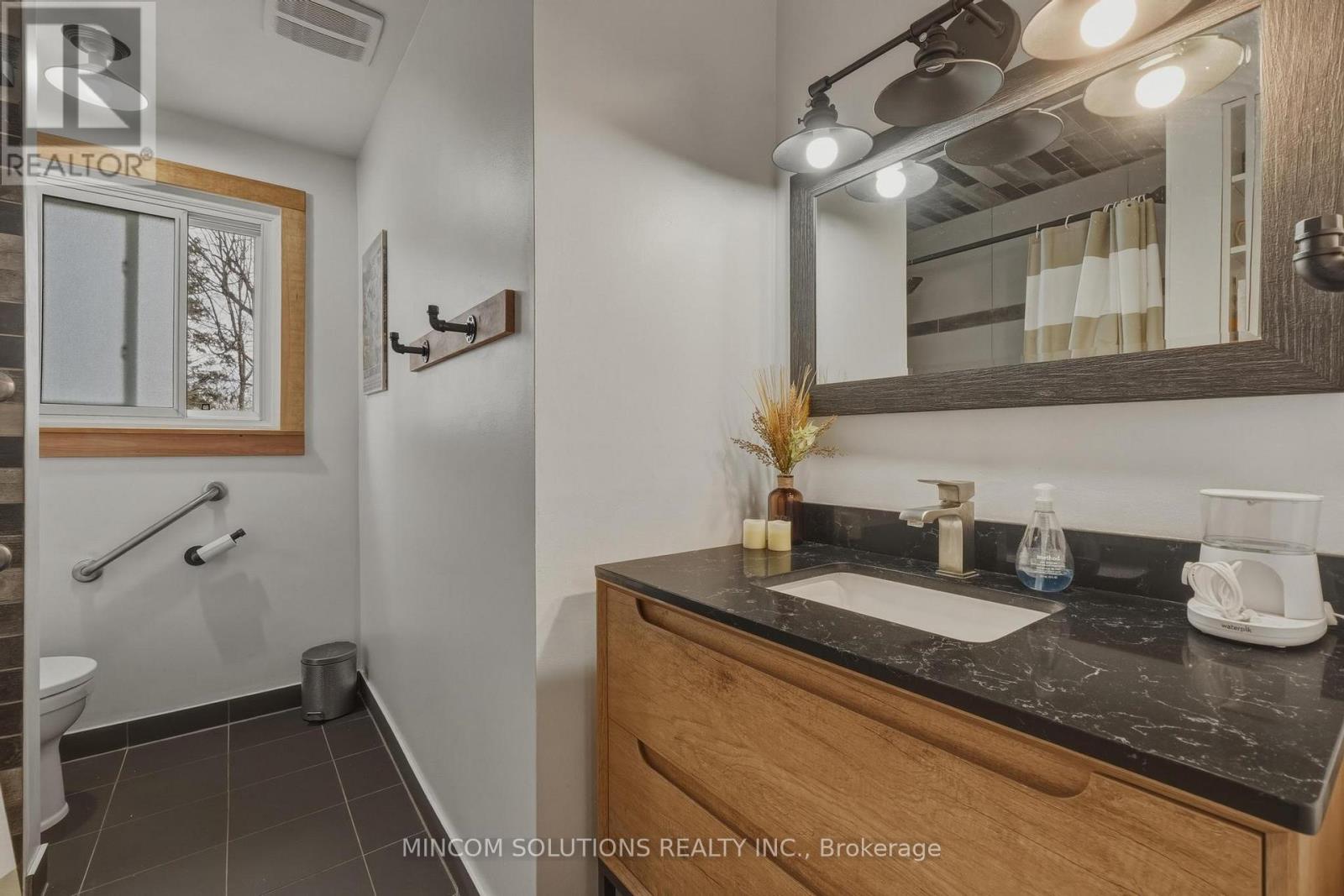 5 Rosefield Drive, Halton Hills (Georgetown), Ontario  L7G 4R2 - Photo 27 - W12914502