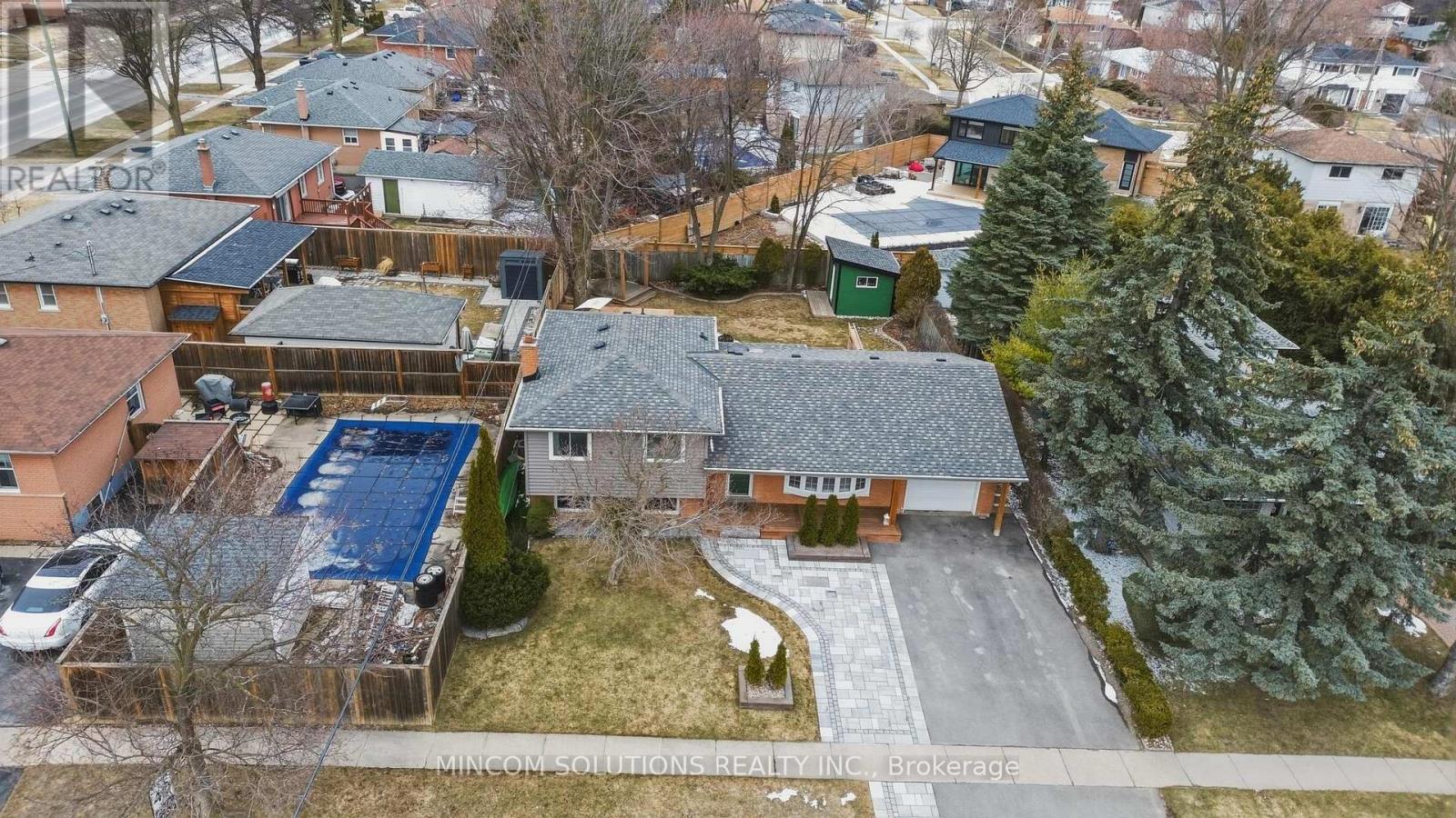 5 Rosefield Drive, Halton Hills (Georgetown), Ontario  L7G 4R2 - Photo 3 - W12914502