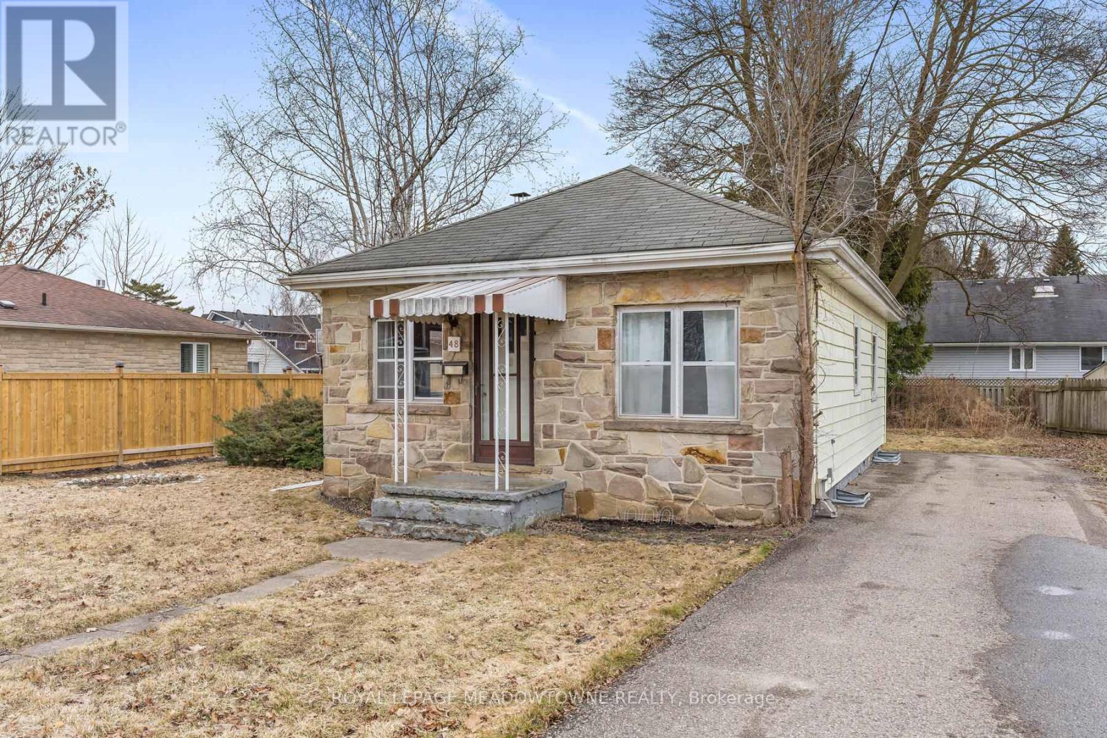 48 King Street, Halton Hills (Georgetown), Ontario  L7G 2G4 - Photo 1 - W12915078