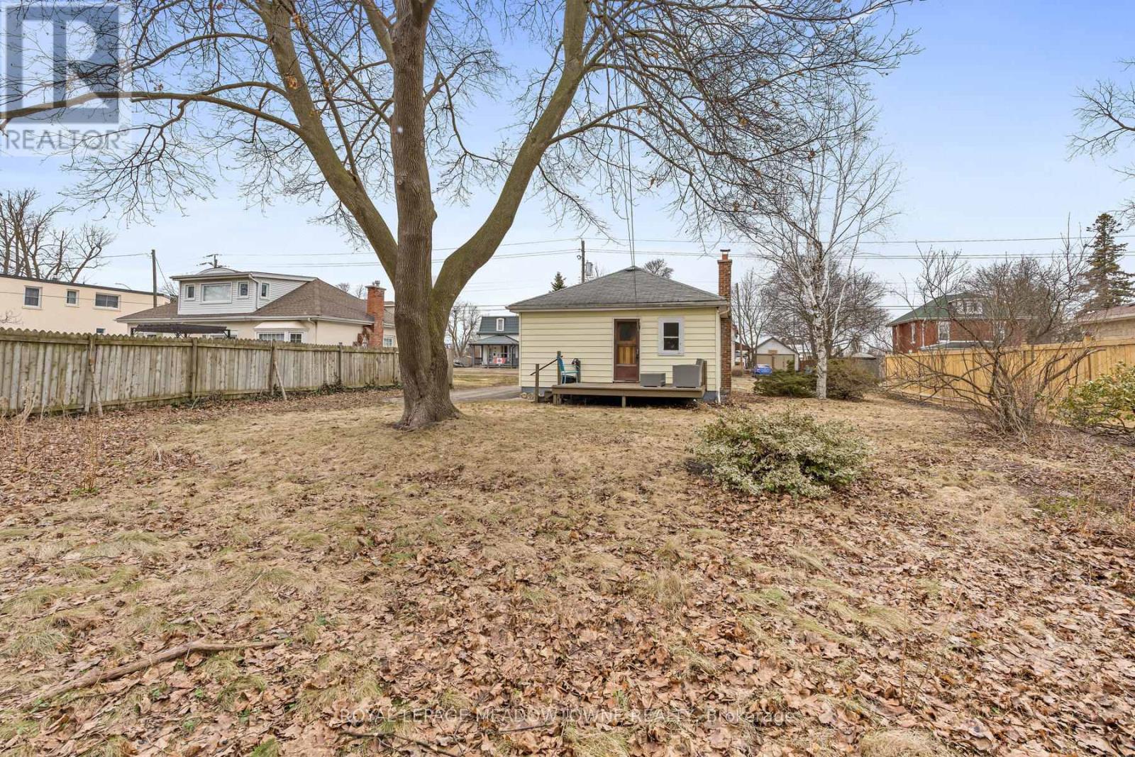 48 King Street, Halton Hills (Georgetown), Ontario  L7G 2G4 - Photo 17 - W12915078