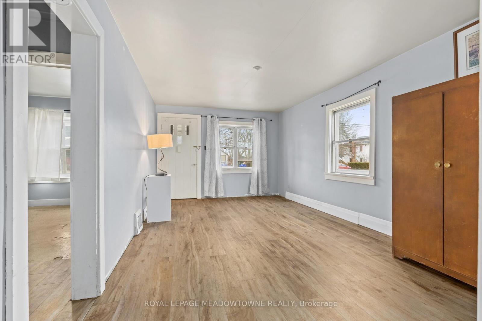 48 King Street, Halton Hills (Georgetown), Ontario  L7G 2G4 - Photo 9 - W12915078