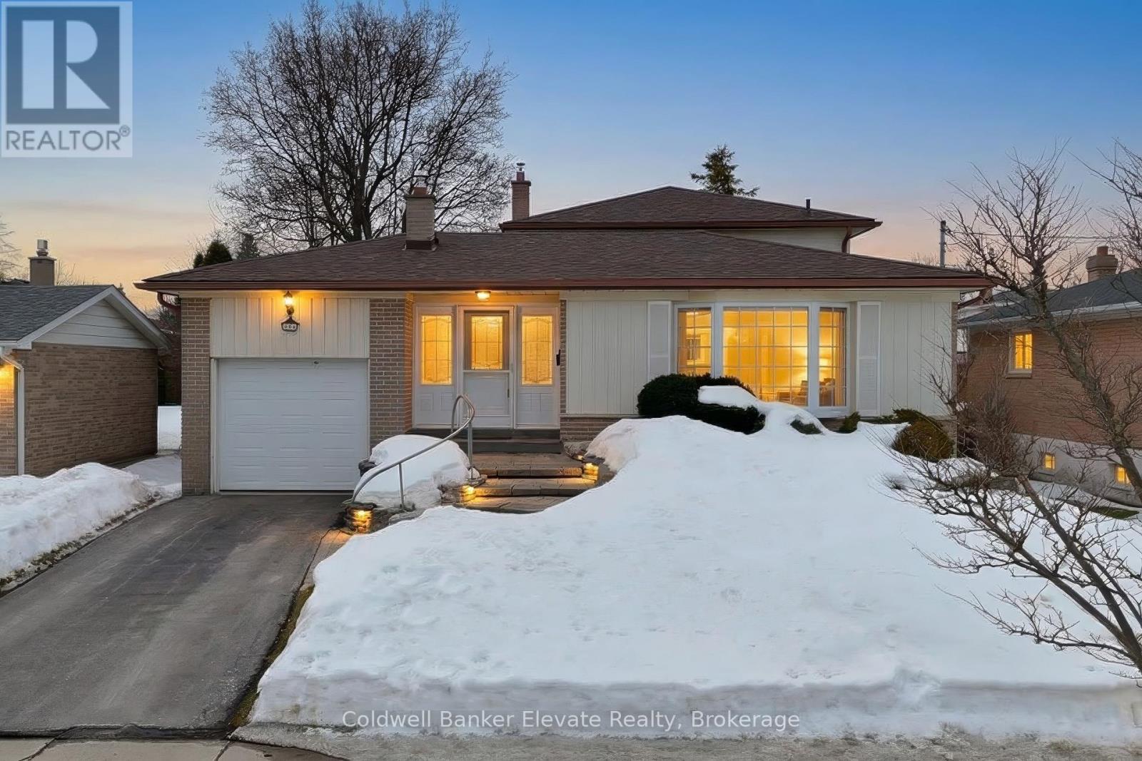 234 Delrex Boulevard, Halton Hills (Georgetown), Ontario  L7G 4E9 - Photo 1 - W12916238