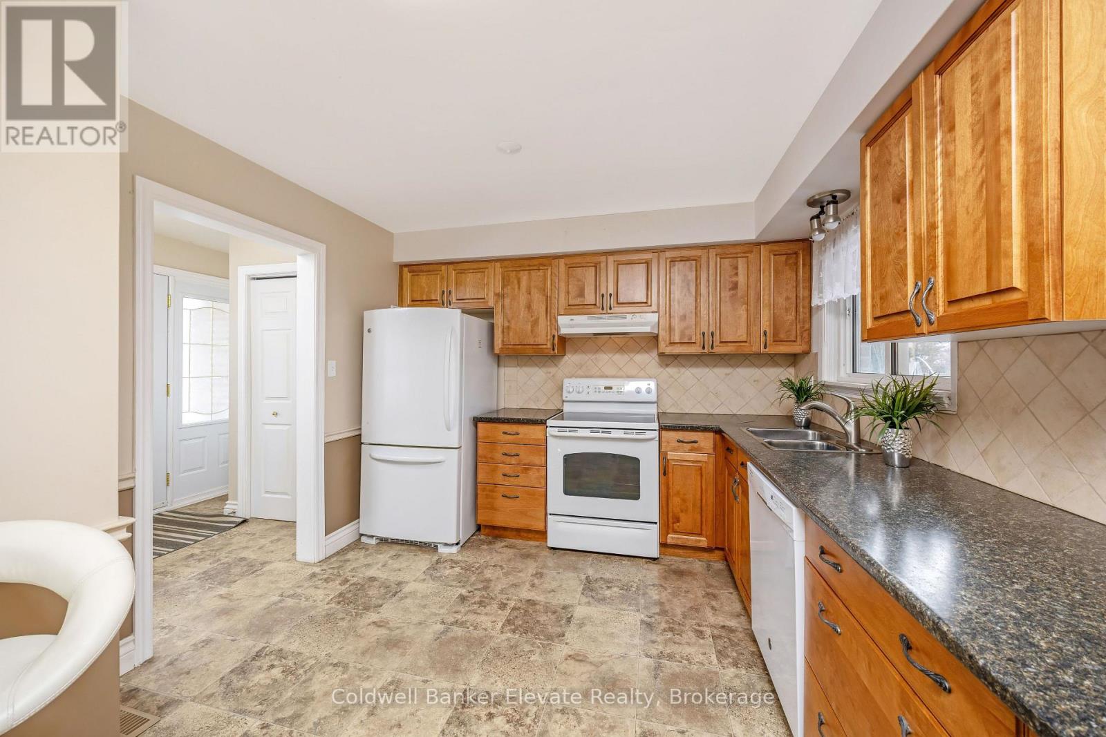 234 Delrex Boulevard, Halton Hills (Georgetown), Ontario  L7G 4E9 - Photo 15 - W12916238