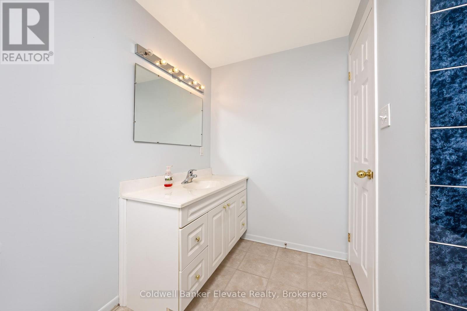 234 Delrex Boulevard, Halton Hills (Georgetown), Ontario  L7G 4E9 - Photo 29 - W12916238