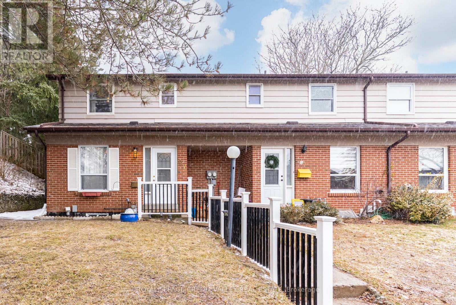 97 Kingham Road, Halton Hills (Ac Acton), Ontario  L7J 1S3 - Photo 1 - W12918560