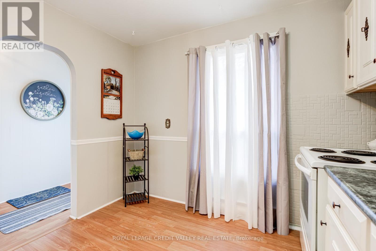 97 Kingham Road, Halton Hills (Ac Acton), Ontario  L7J 1S3 - Photo 12 - W12918560