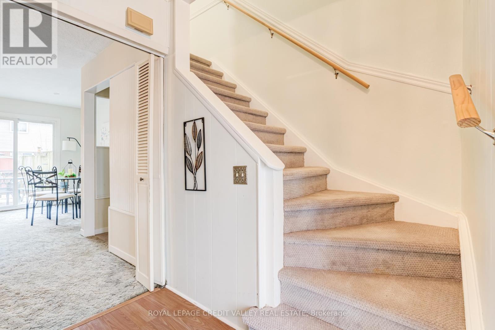 97 Kingham Road, Halton Hills (Ac Acton), Ontario  L7J 1S3 - Photo 13 - W12918560