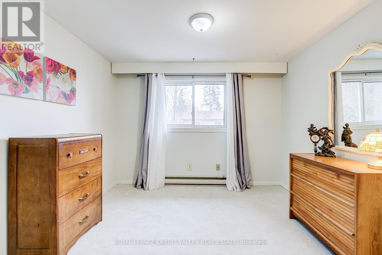 97 Kingham Road, Halton Hills (Ac Acton), Ontario  L7J 1S3 - Photo 18 - W12918560