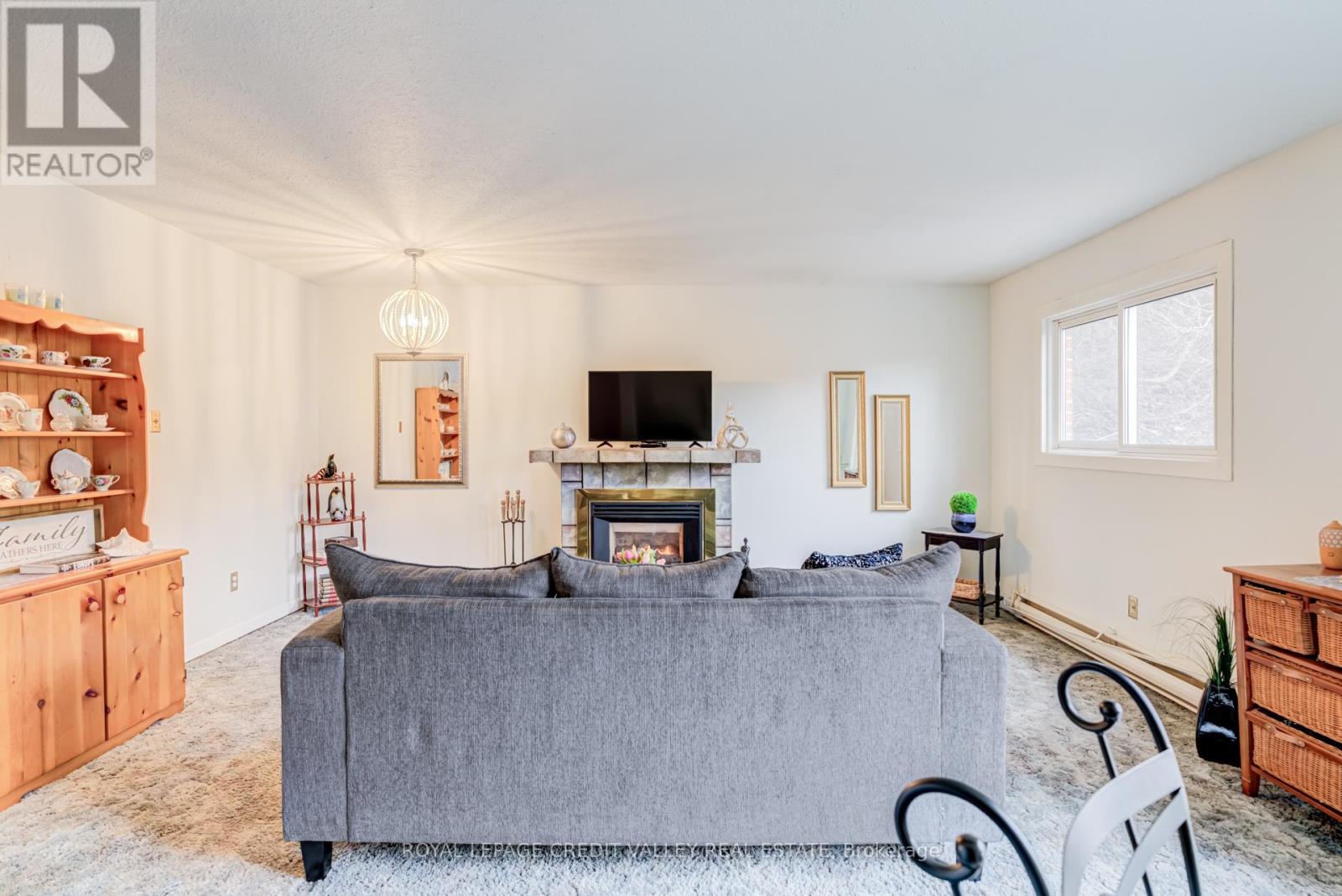 97 Kingham Road, Halton Hills (Ac Acton), Ontario  L7J 1S3 - Photo 5 - W12918560