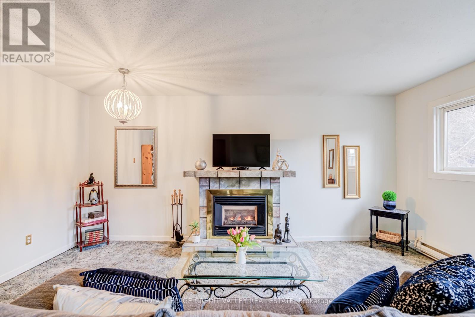 97 Kingham Road, Halton Hills (Ac Acton), Ontario  L7J 1S3 - Photo 6 - W12918560