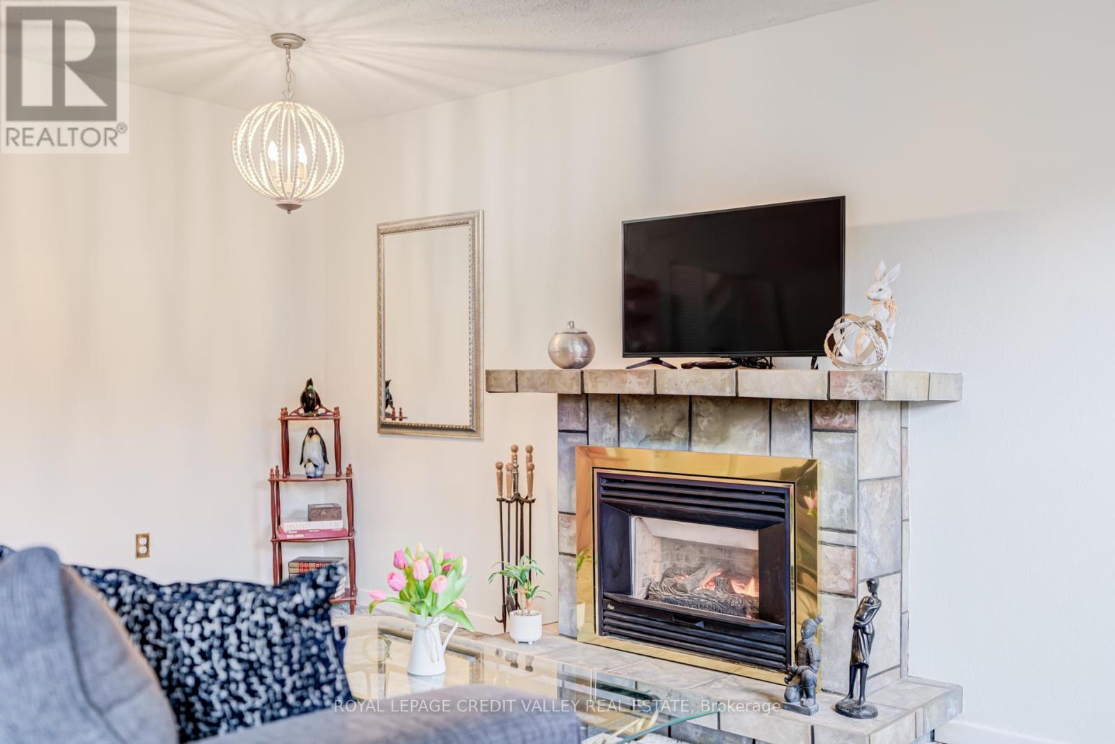 97 Kingham Road, Halton Hills (Ac Acton), Ontario  L7J 1S3 - Photo 7 - W12918560